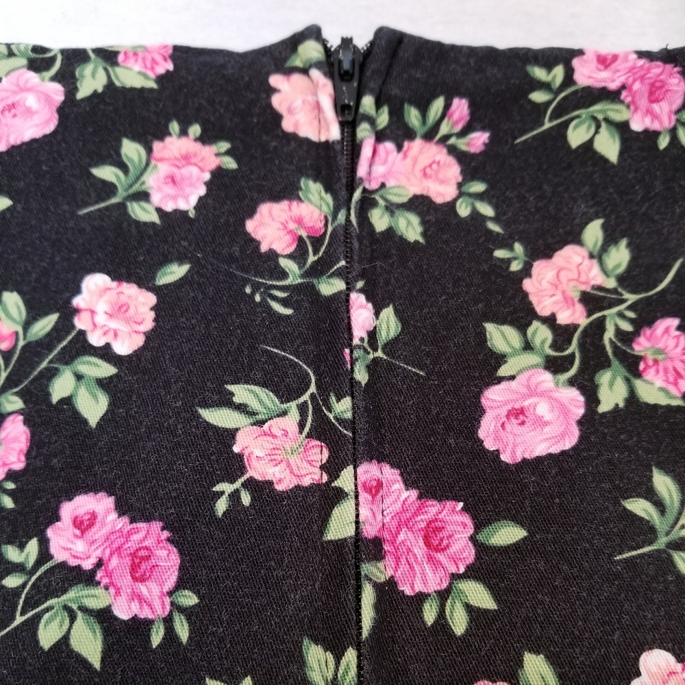 Skirt 🌸🌹Pink Roses🌹🌸 Size S - Picture 6 of 7